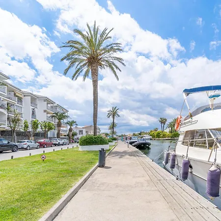 Apartment Con Parking Y Vistas Al Canal - Hisp-288-64